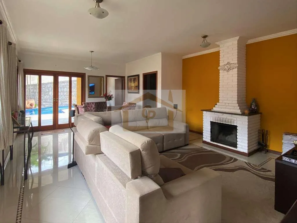 Imagem 3 dorms / 1 suíte. Ótima casa, lareira, piscina e gourmet!