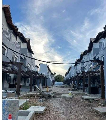 Imagem CASA EM CONDOMÍNIO COM 3 DORRMITÓRIOS