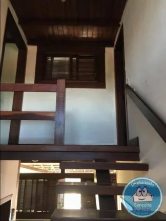 Imagem Vendo casa bem localizada em Porto Seguro Village II