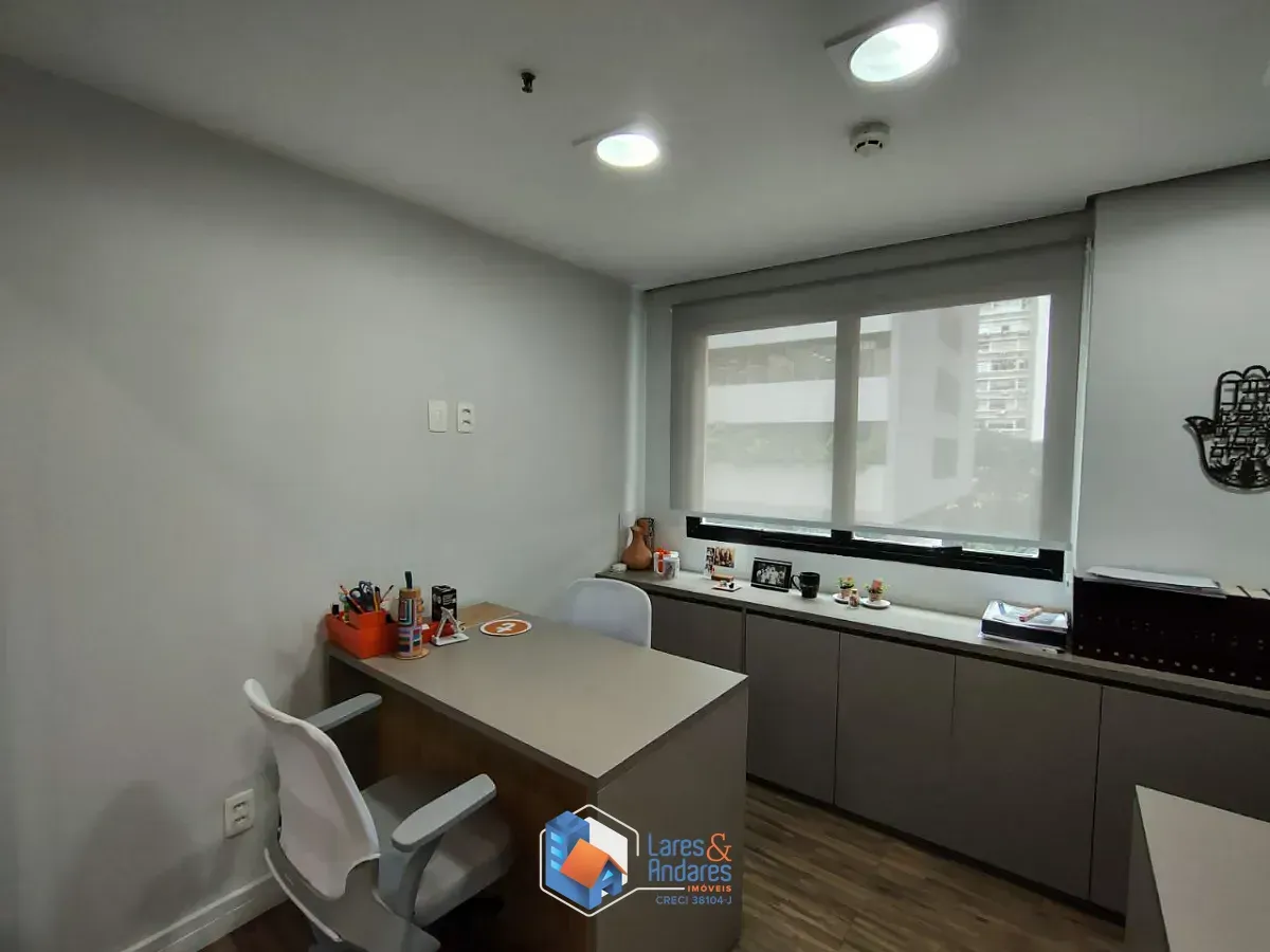 Imagem Conjunto comercial para venda em Cerqueira César, 88m²