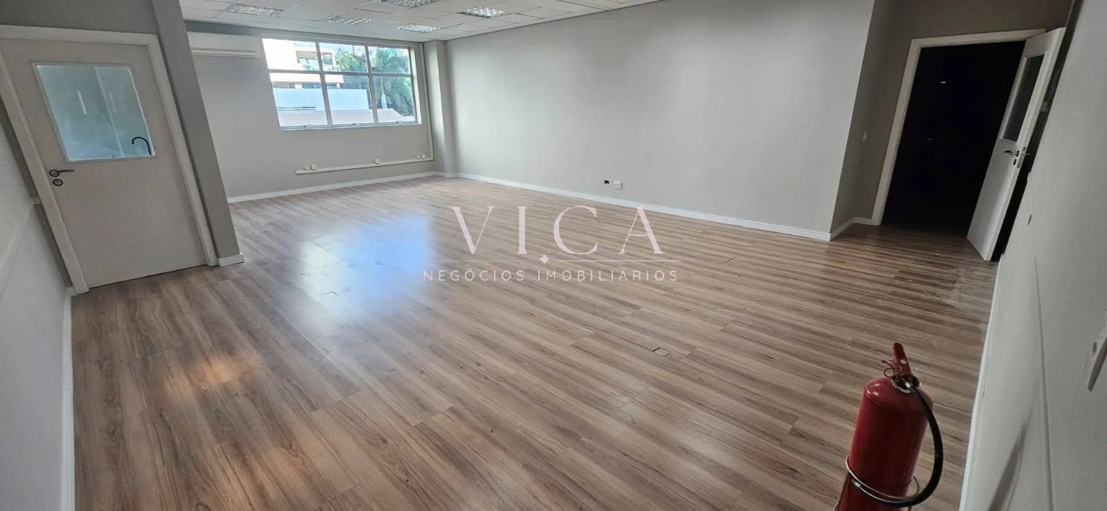 Imagem Alpha Omega Alphaville|Sala 120m² vista 2 vagas por R$ 4.300,00/mês