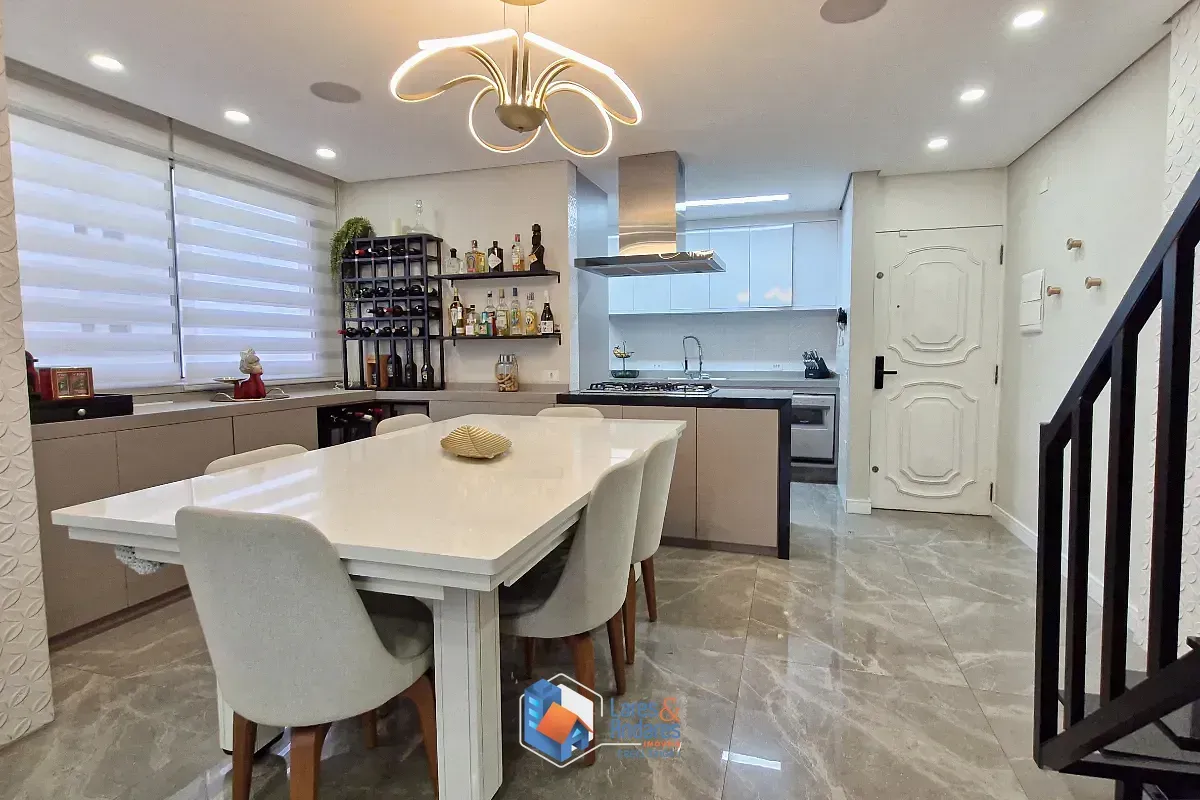Imagem Triplex para venda em Santana com 2 quartos, sendo 2 suítes, 112m²