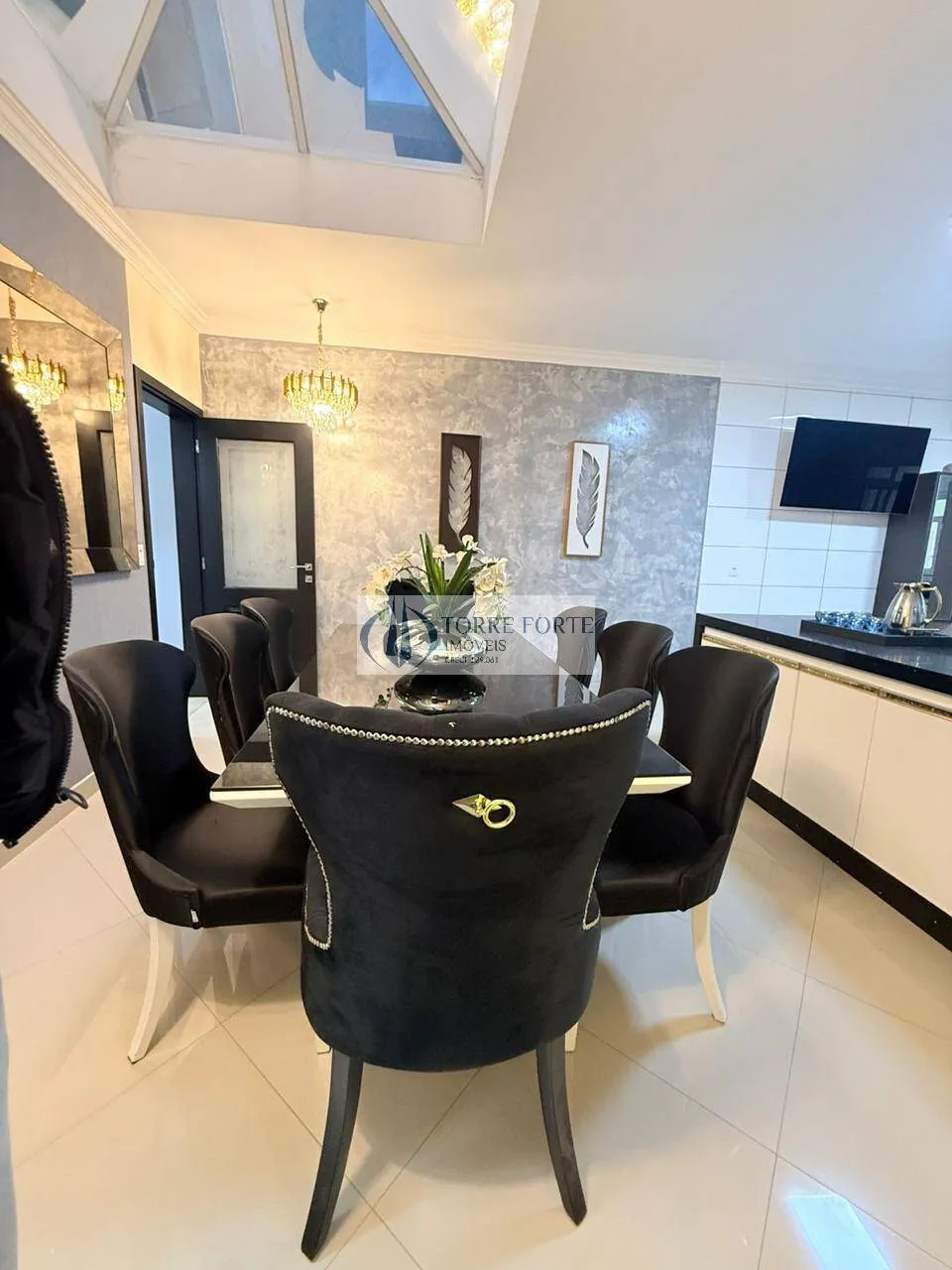 Imagem Linda casa com 4 dormitorios 4 suites 2 vagas na Penha.