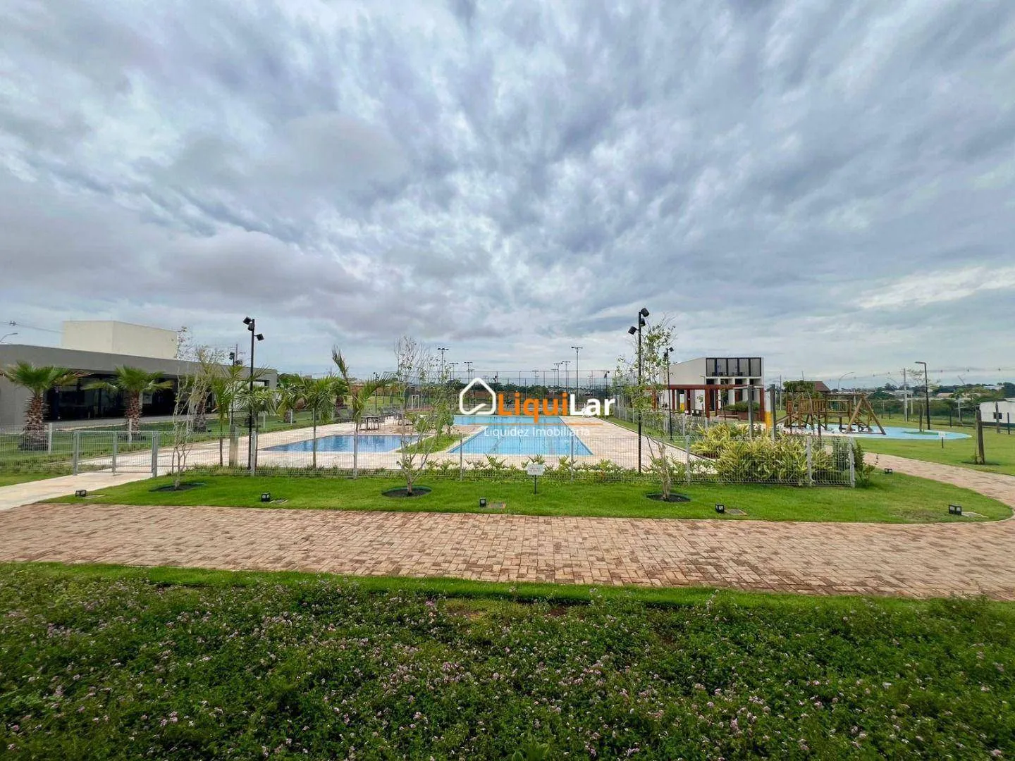 Imagem Terreno à Venda no Terras Alpha com 317 m², Excelente Topografia e Menor Valor do Condomínio