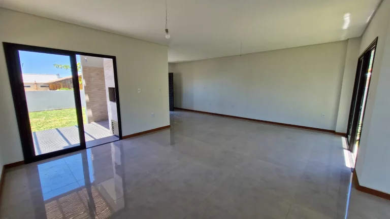Imagem Espetacular Casa à Venda na Praia do Siriú em Garopaba: Seu Paraíso à Beira-Mar!