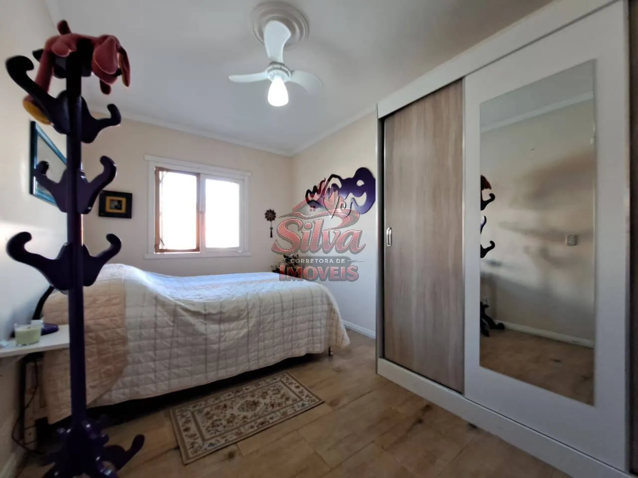 Imagem Casa com Piscina e 750m² de Terreno no Centro de Imbé