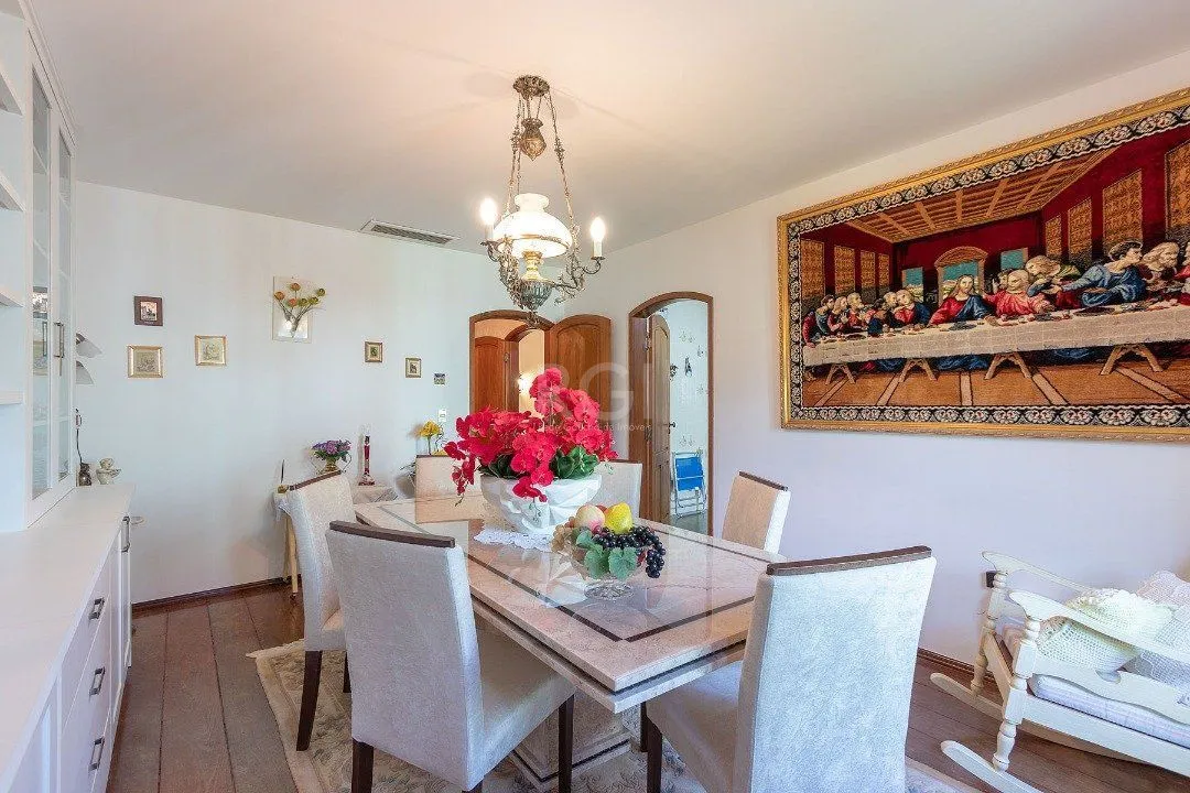 Imagem Casa para Venda - 725m², 4 dormitórios, sendo 1 suites, 4 vagas - Vila Assunção