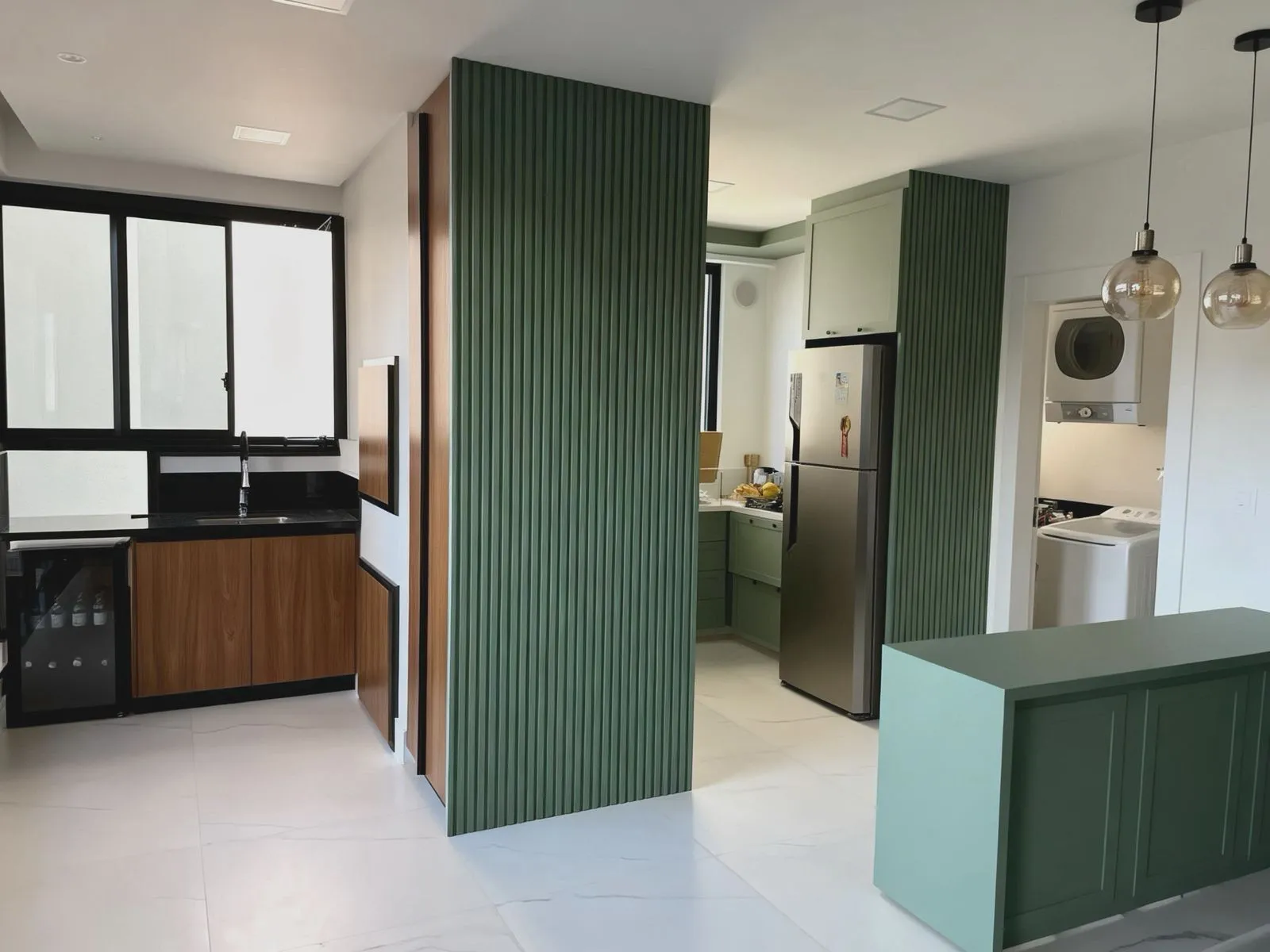 Imagem LUXO NA QUADRA DO MAR EM MEIA PRAIA ITAPEMA: 127m² MOBILIADO COM 3 SUÍTES E 3 VAGAS
