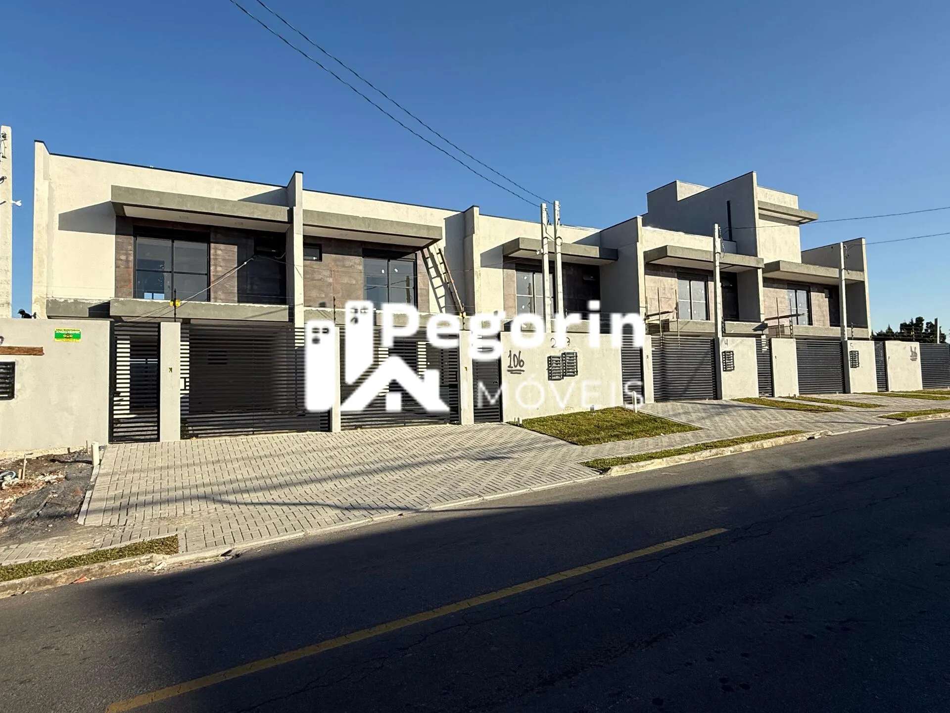 Foto do imóvel Sobrado à venda em Pinhais, Alto Tarumã, 168,64m² em Rua Cascavel