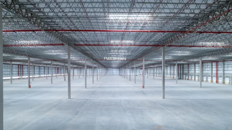 Imagem Galpão Comercial de Alto Padrão para Locação em Franco da Rocha-SP - Glebas: 10 Banheiros, 20 Vagas, 11.269,53m² de Área
