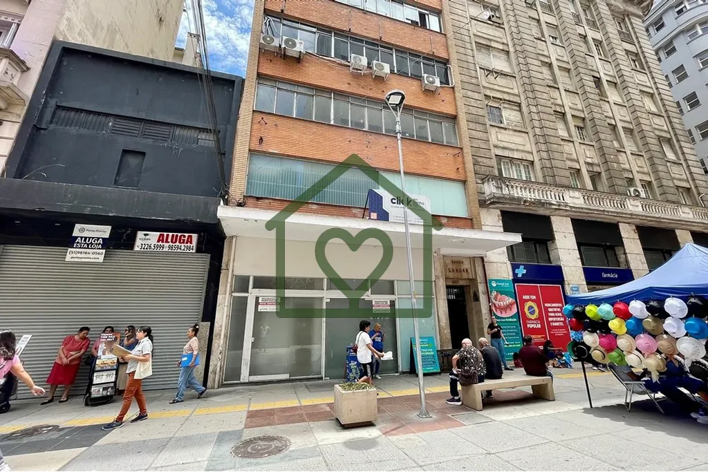 Descubra uma oportunidade imperdível no coração de Porto Alegre! Apresentamos este excelente Conj...