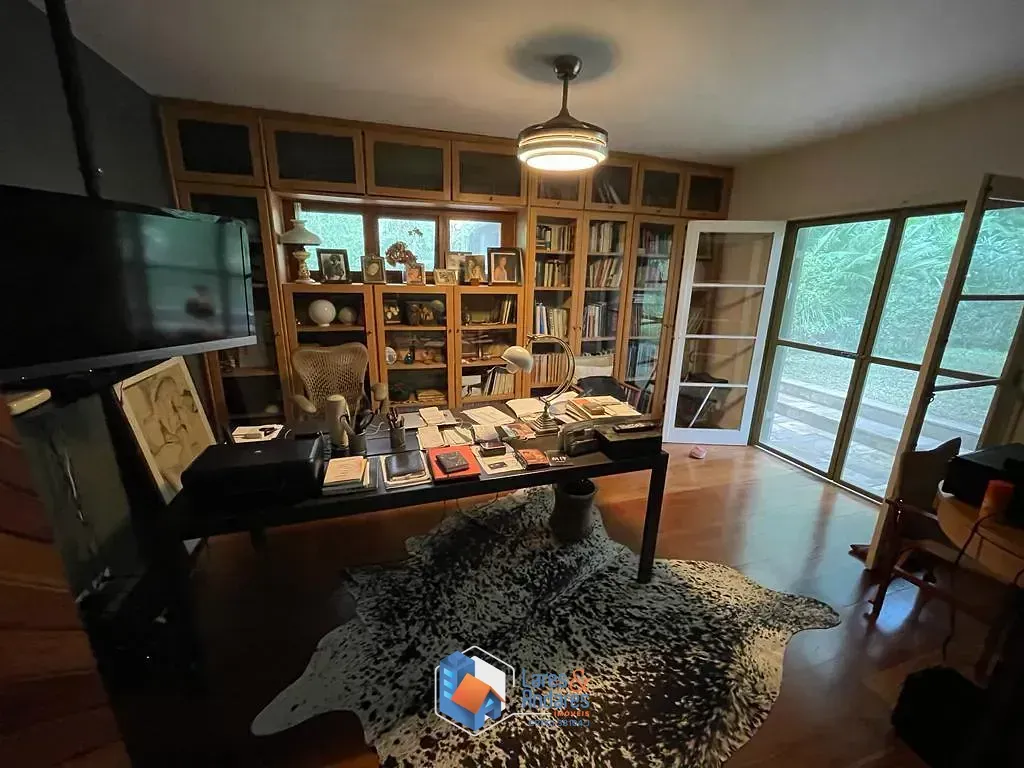 Imagem Casa para venda em Real Parque com 2 quartos, sendo 2 suítes, 293m²