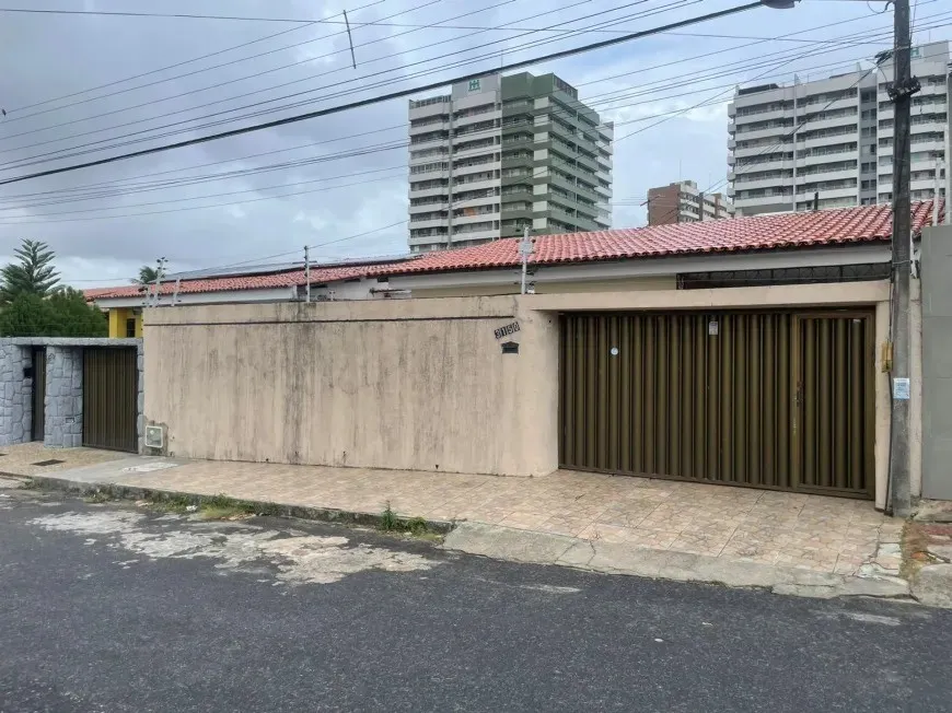 Foto do imóvel Casa para Venda em Fortaleza, Parquelândia, 3 dormitórios, 2 banheiros, 4 vagas em Rua General Bernardo Figueiredo, 3150 - Parquelândia, Fortaleza - CE