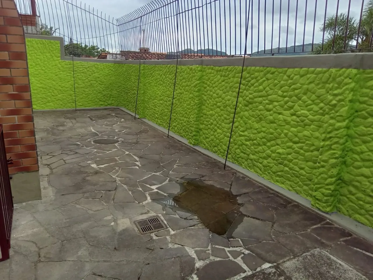 Imagem Casa com 3 dormitórios , 2 vagas de garagem fechada !