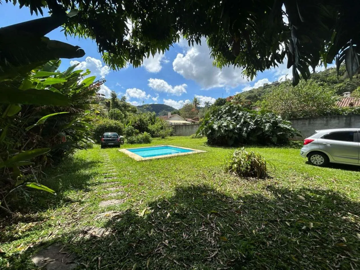 Imagem Prédio Comercial para Venda em Petrópolis / RJ no bairro Nogueira