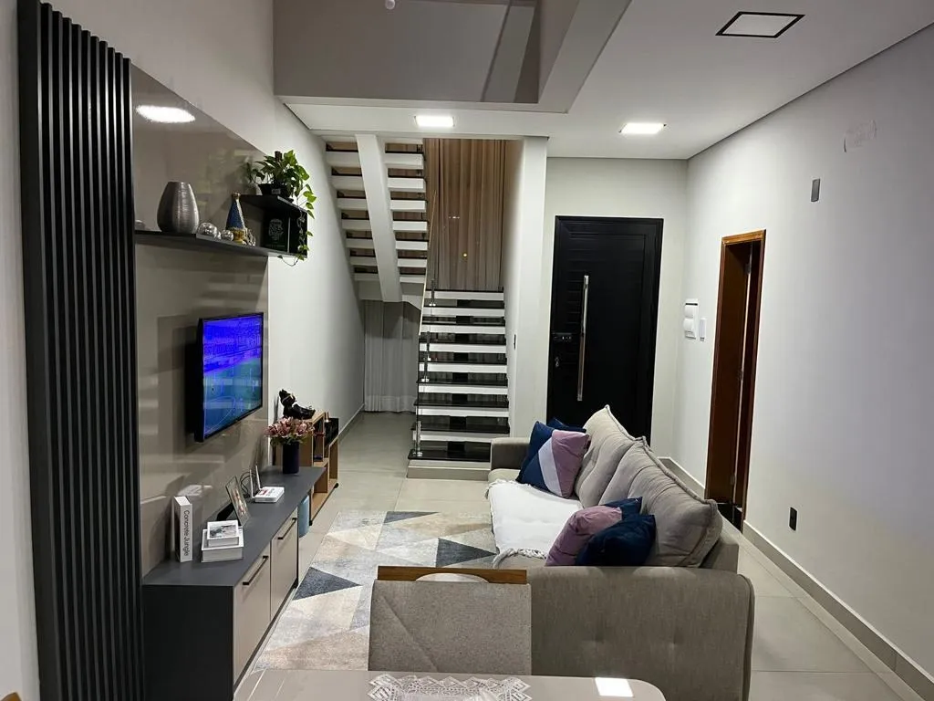 Imagem "Sobrado Exclusivo no Horto Florestal Villagio: Luxo, Espaço e Conforto em Um Só Lugar"
