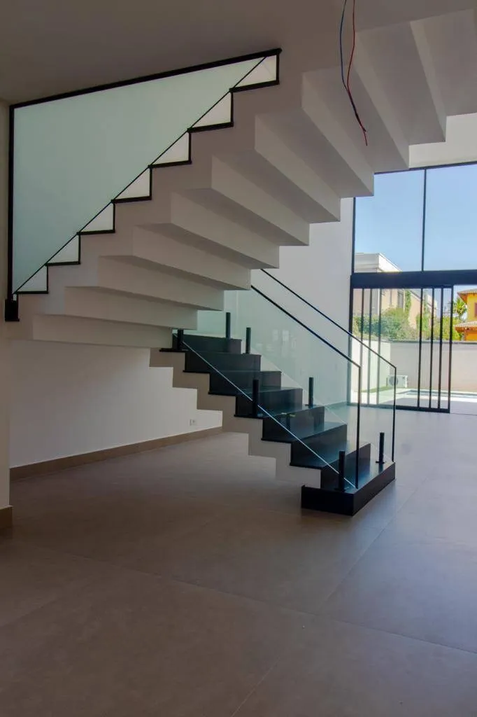 Imagem Sobrado de 430m² Localizado no Alphaville Residencial 2 em Barueri/SP!
