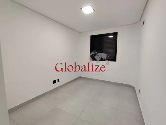 Imagem Casa Sobreposta Alta com 4 suítes, piscina e duas vagas no bairro do Boqueirão por R$2.085.000,00