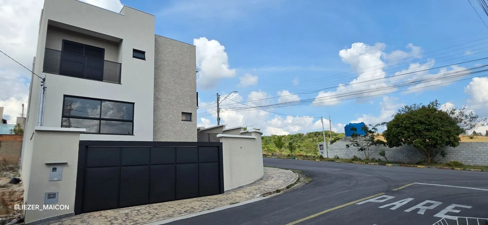 Imagem Casa a venda com 3 quartos no bairro Jardim Acacias em Poços de Caldas - MG