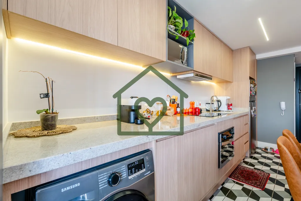 Imagem Lindo apartamento mobiliado de 70m² no bairro Boa Vista, Porto Alegre. Com 2 suítes e 2 vagas de g...