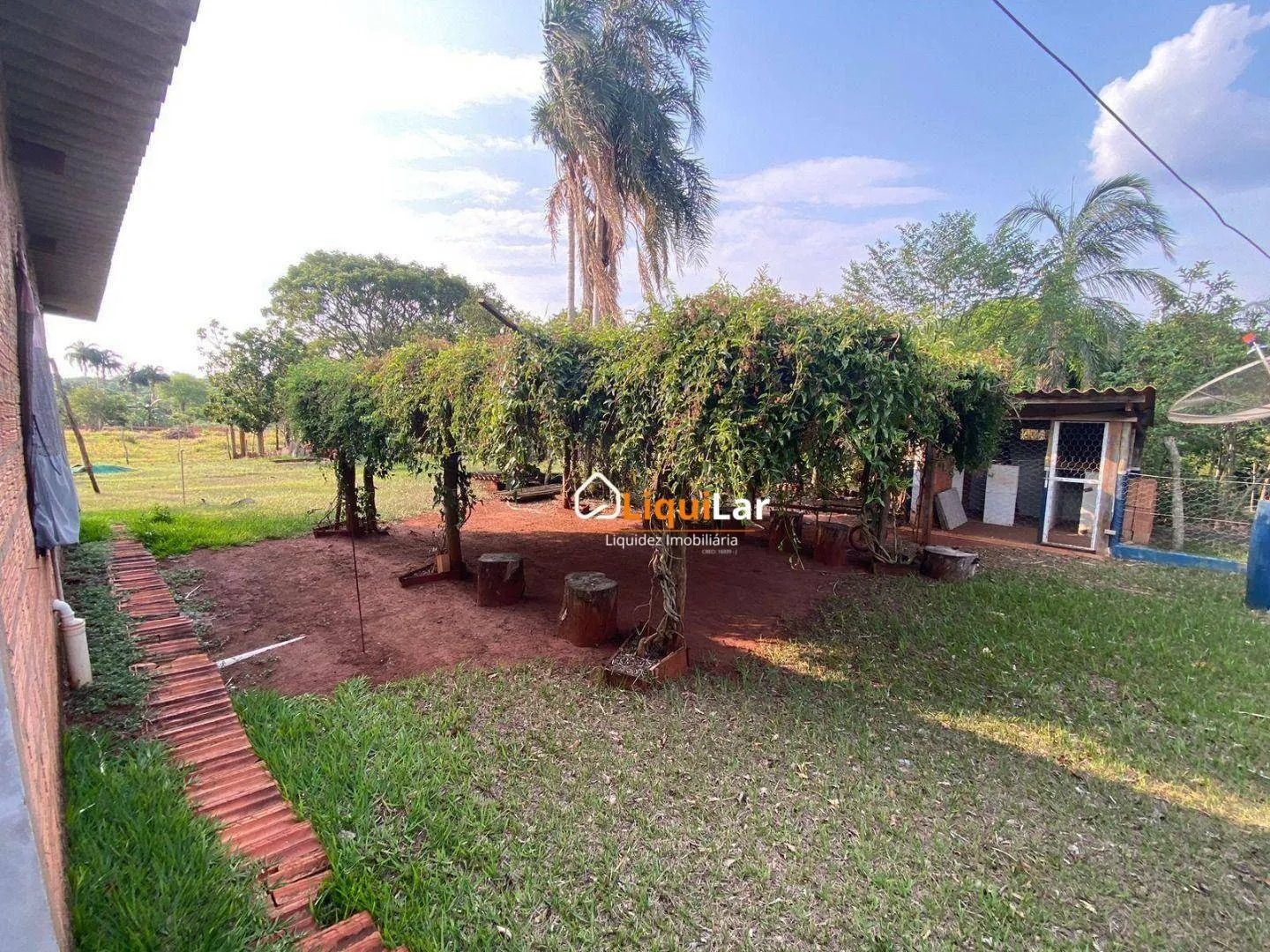 Imagem Chácara com 2 Hectares, Córrego e Dois Tanques de Peixe em Campo Grande/MS
