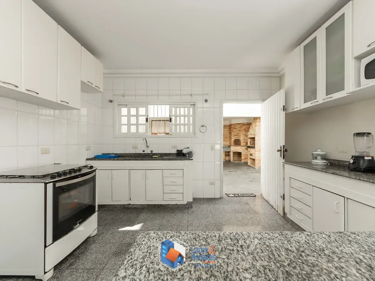 Imagem Sobrado para venda em Vila Marari com 4 quartos, sendo 2 suítes, 382m²