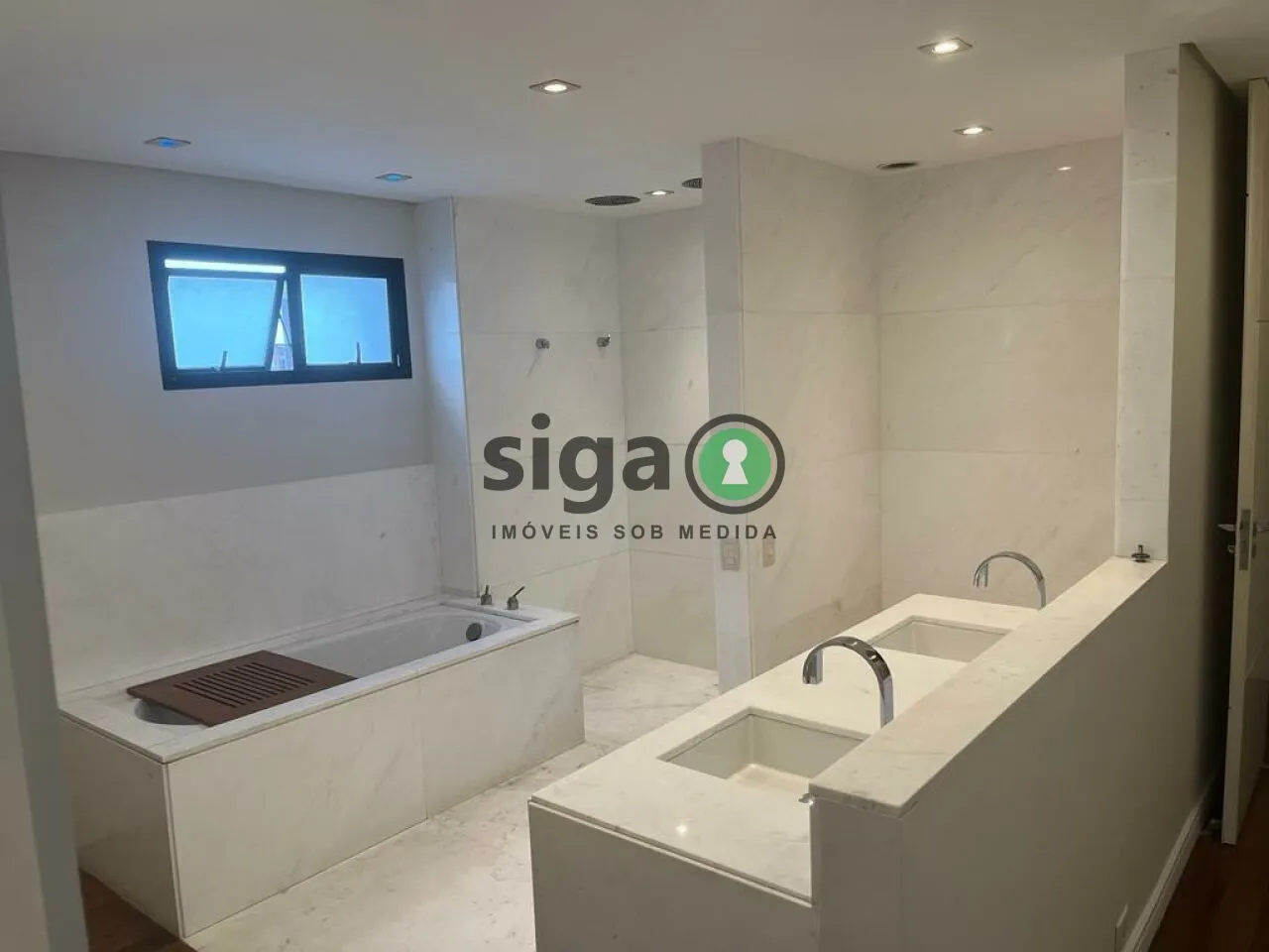 Imagem APARTAMENTO Á VENDA NO PANAMBY COM TRÊS SUÍTES POR 2.250.000, RUA ITAPAIUNA!