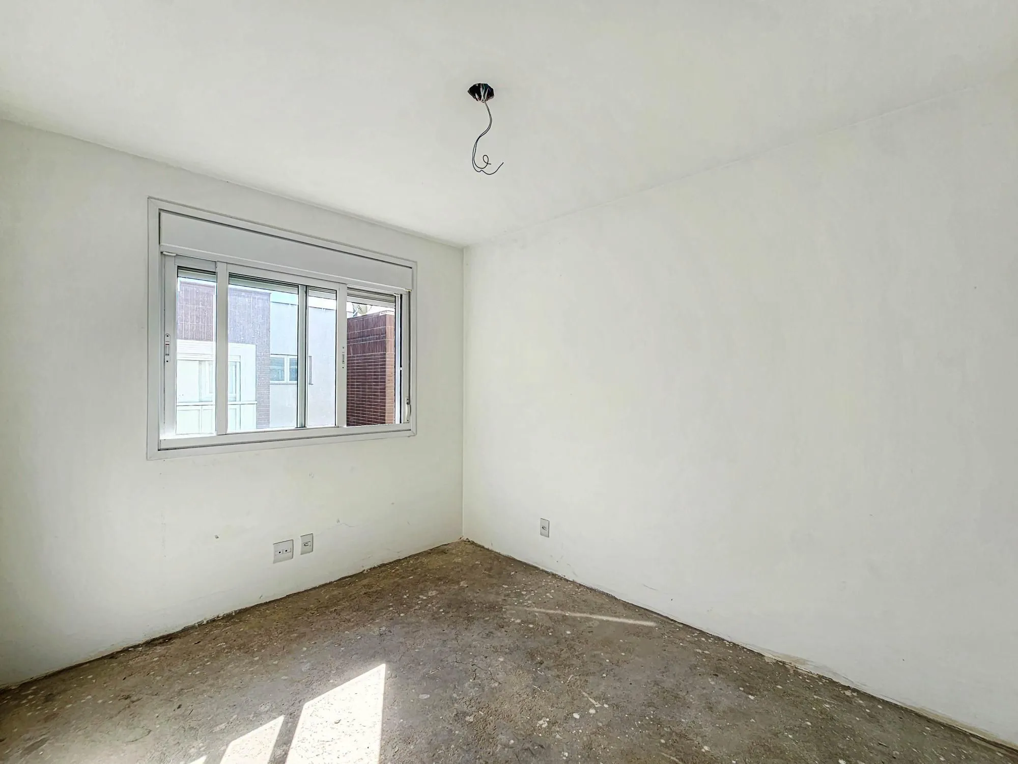 Imagem Casa 3 andares de 250,88m², com elevador novo