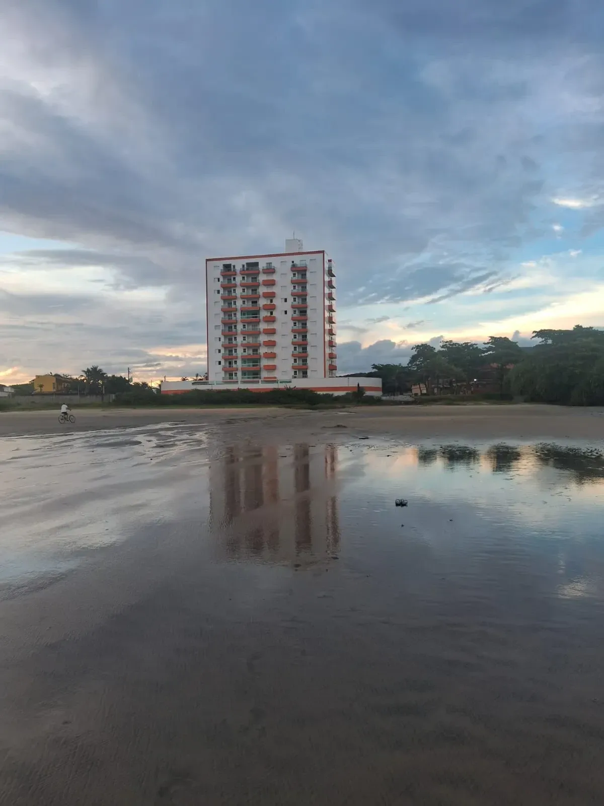 Foto do imóvel: Apartamento com 1 Quarto à Venda, 53, 65 m² em Suarão