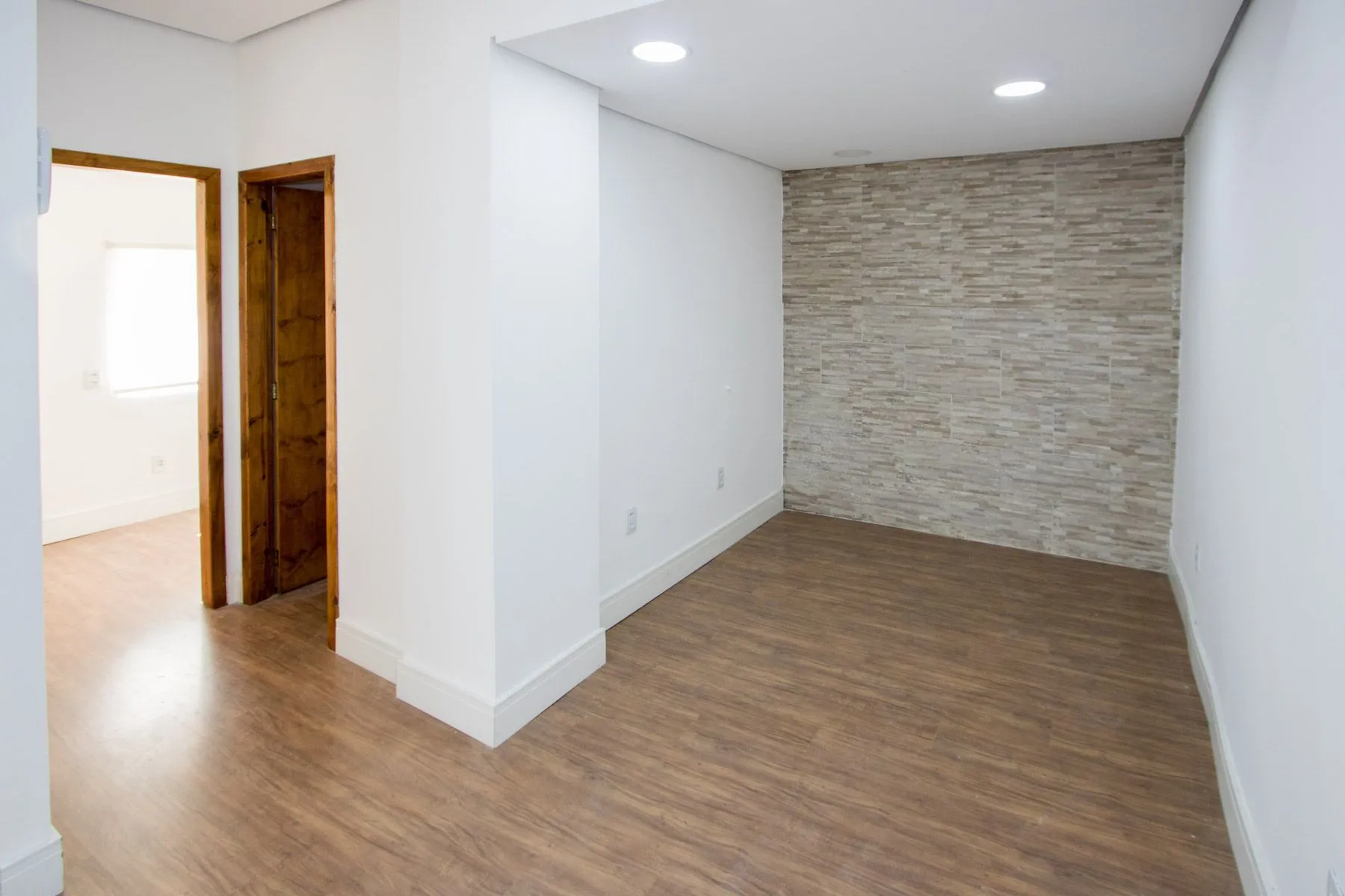Imagem Casa comercial com aproximadamente 157m² privativos