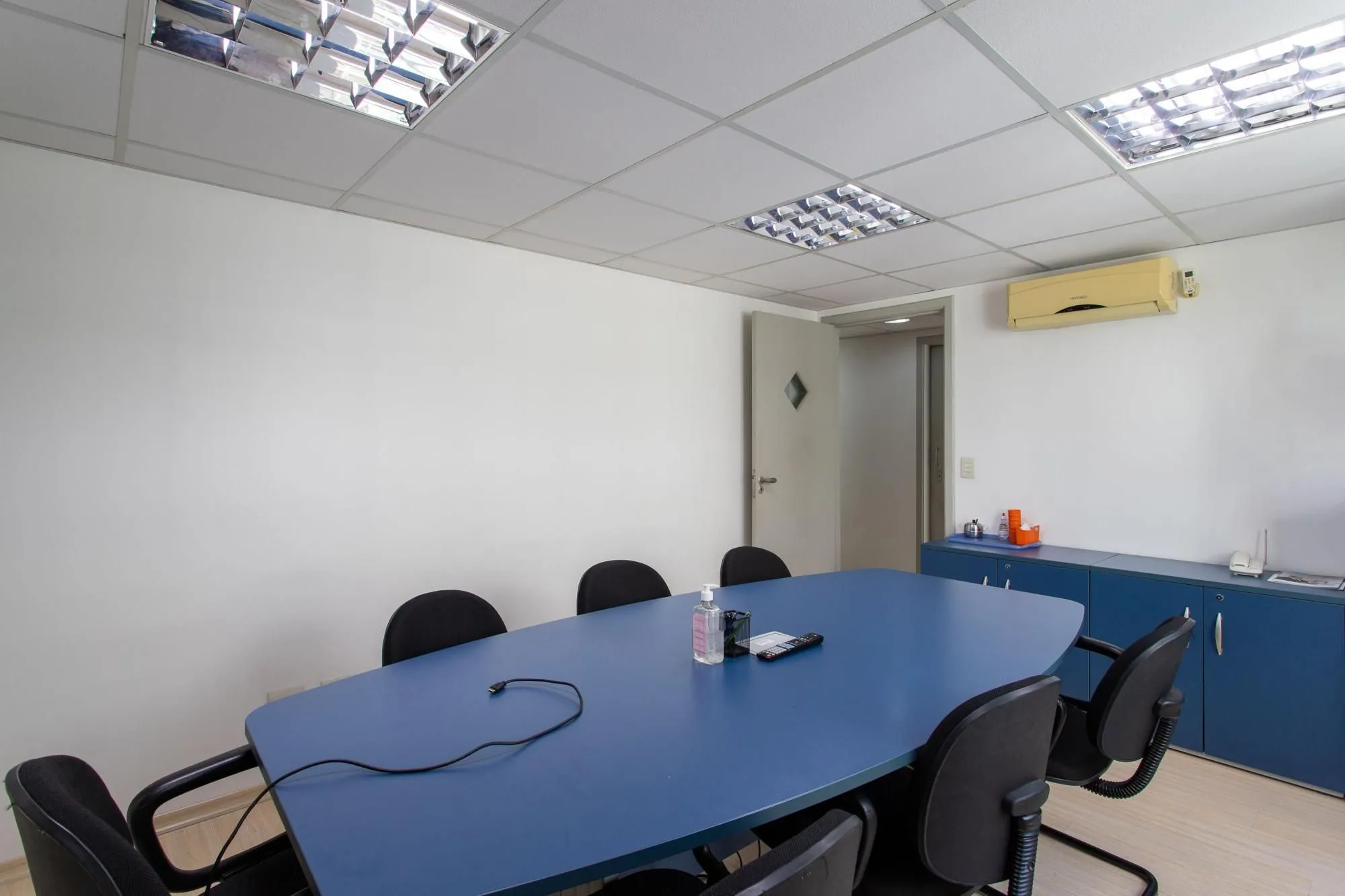 Imagem Andar inteiro mobiliado com 215 m² para até 60 pessoas