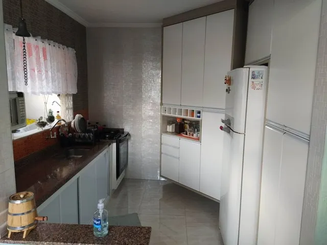 Imagem Excelente Sobrado no Bairro Jardim Maria Eugênia com 226m².