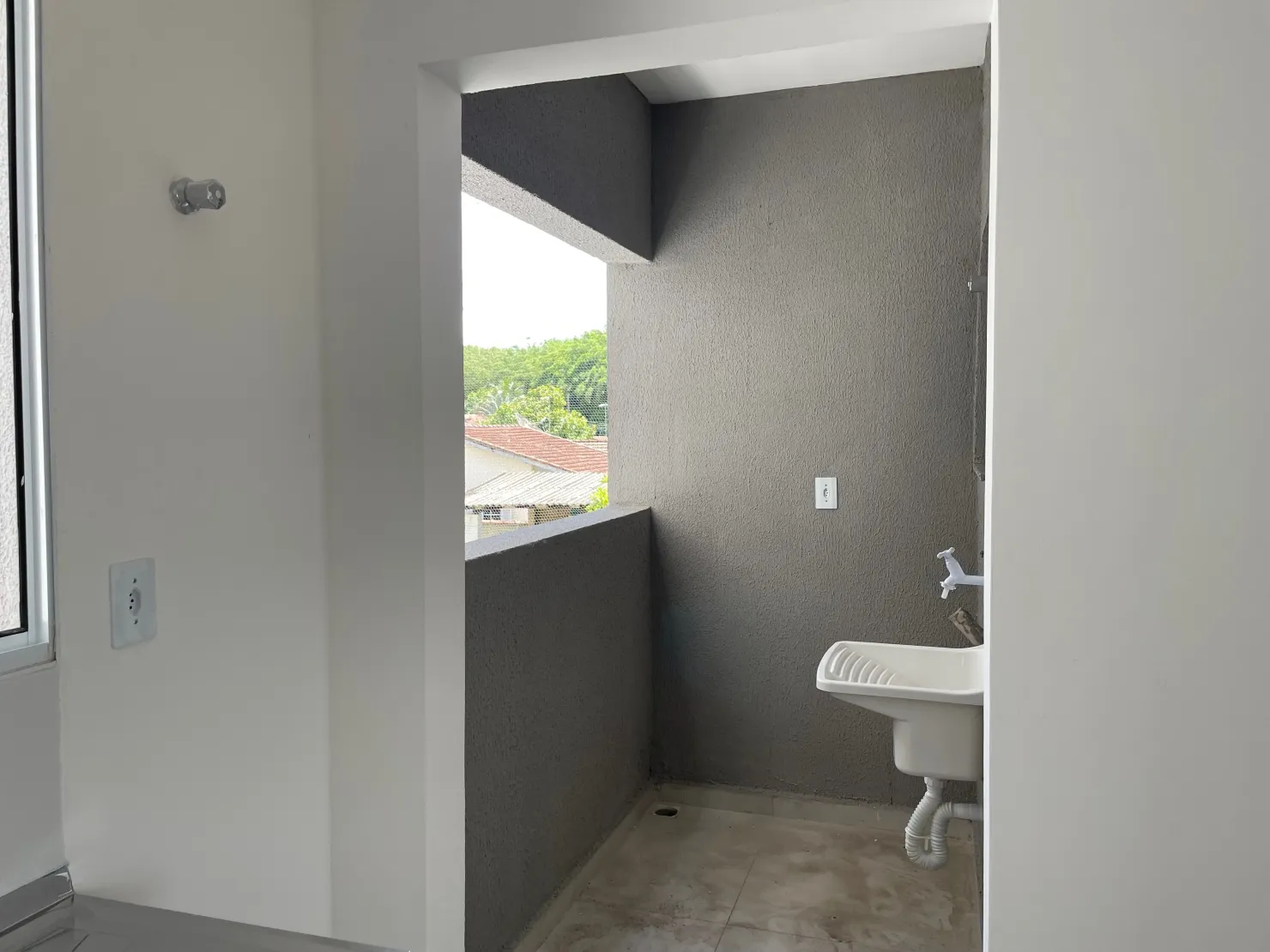 Imagem Apartamento dois dormitórios com suíte e sacada e ótima localização à venda, Bosque da Princesa, Pindamonhangaba, SP
