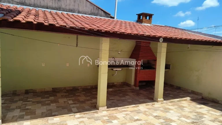 Imagem Casa espaçosa e muito bem localizada em Paulínia, de frente para uma agradável praça, proporcion...