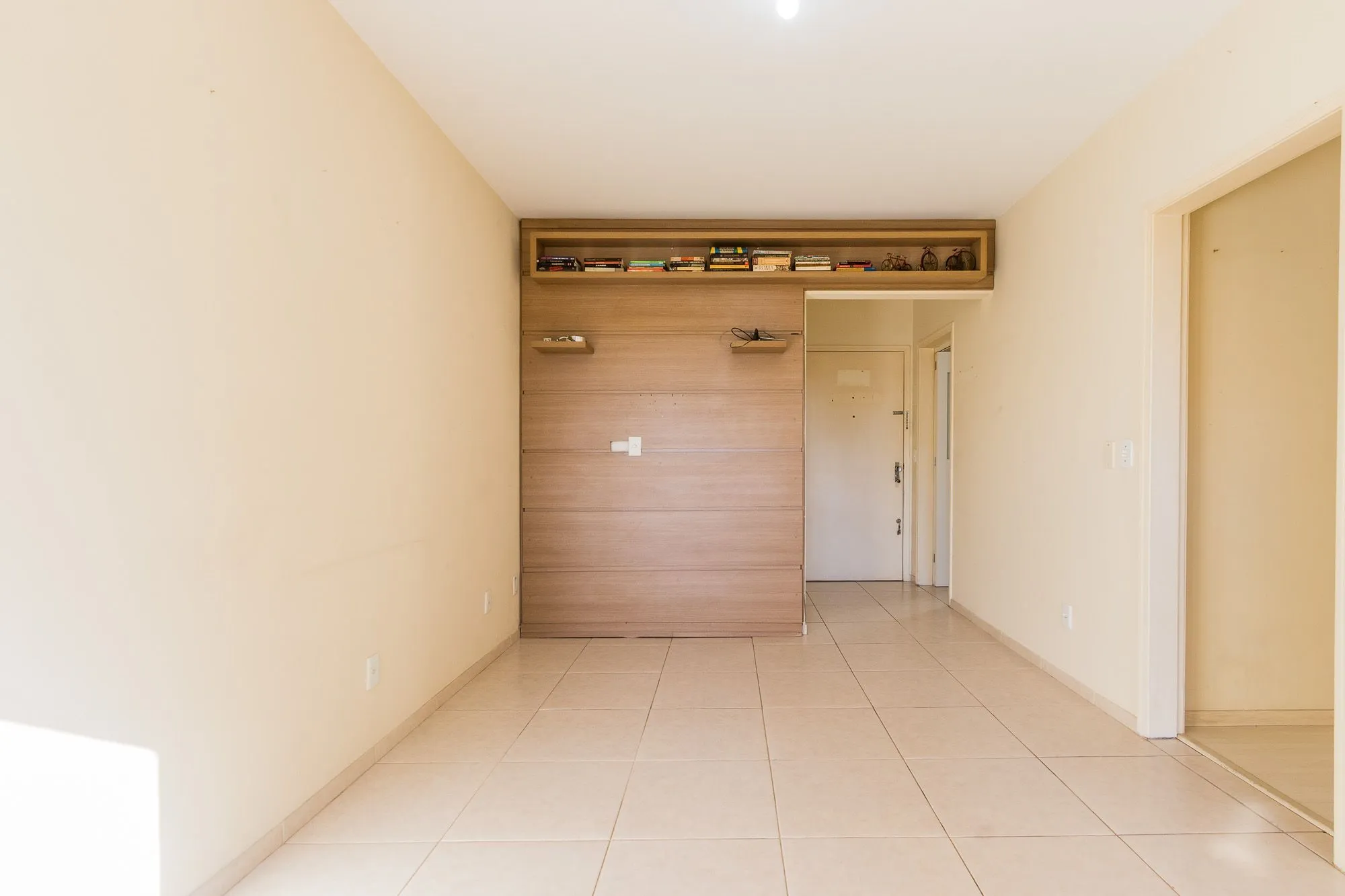 Imagem Oportunidade única: Apartamento com dois dormitórios e vaga de garagem à venda no coração do Bairro Higienópolis!