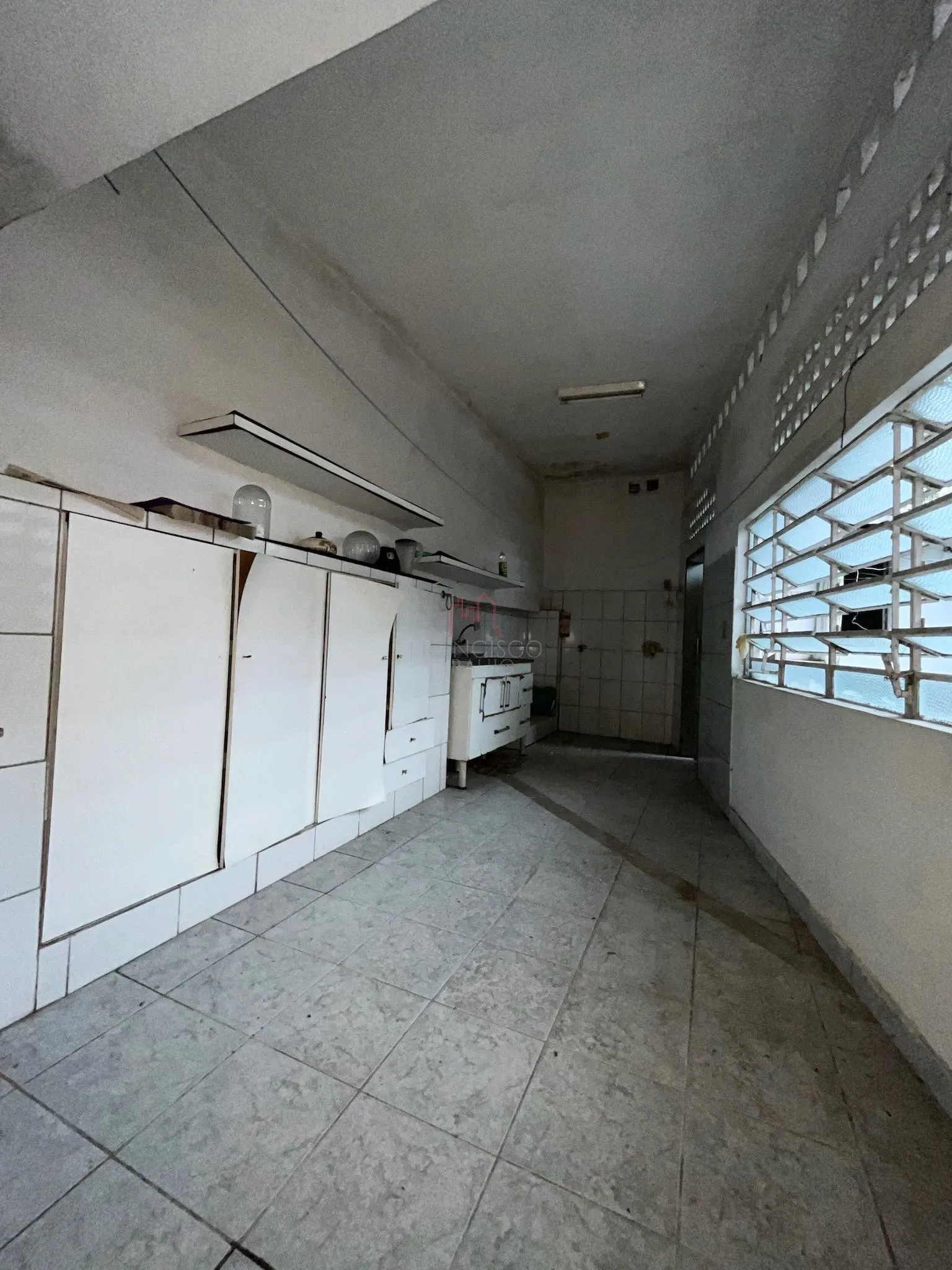 Imagem Oportunidade para quem busca espaço, localização estratégica e potencial de valorização no bai...