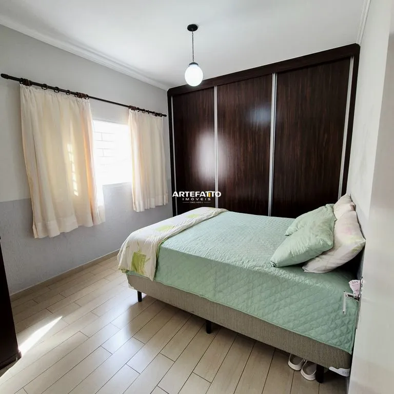 Imagem Casa com 4 dormitórios no bairro Vila Nossa Senhora das Graças