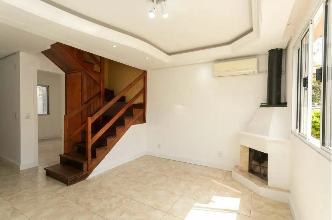 Imagem Casa em Condomínio com 03 quarto e 01 Vaga no Bairro Humaitá