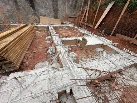 Imagem OPORTUNIDADE PARA MORADIA OU INVESTIMENTO NA GRANJA VIANA NO CONDOMÍNIO FECHADO ALDEIA DA FAZENDINHA