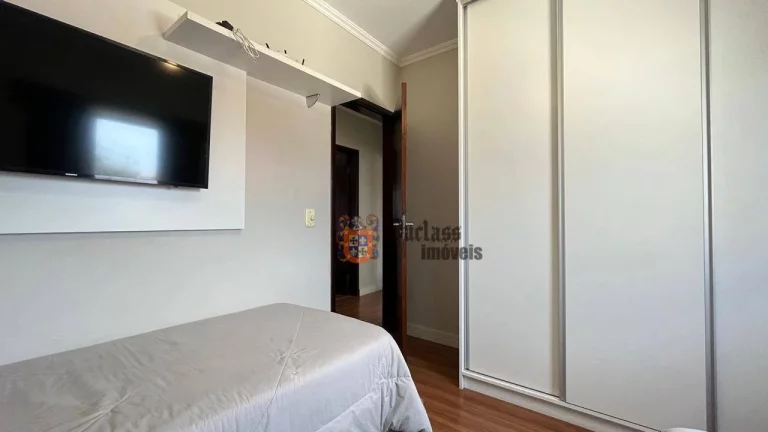 Imagem Sobrado com 3 dormitórios à venda, 180 m² por R$ 1.030.000 - Jardim Hípica Pinheiro - Taubaté/SP