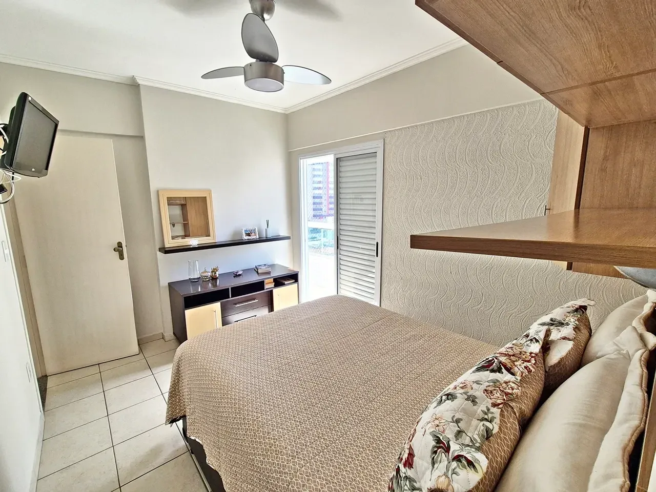Imagem Apartamento com 2 Quartos à Venda, 60 m² em Mirim - Praia Grande