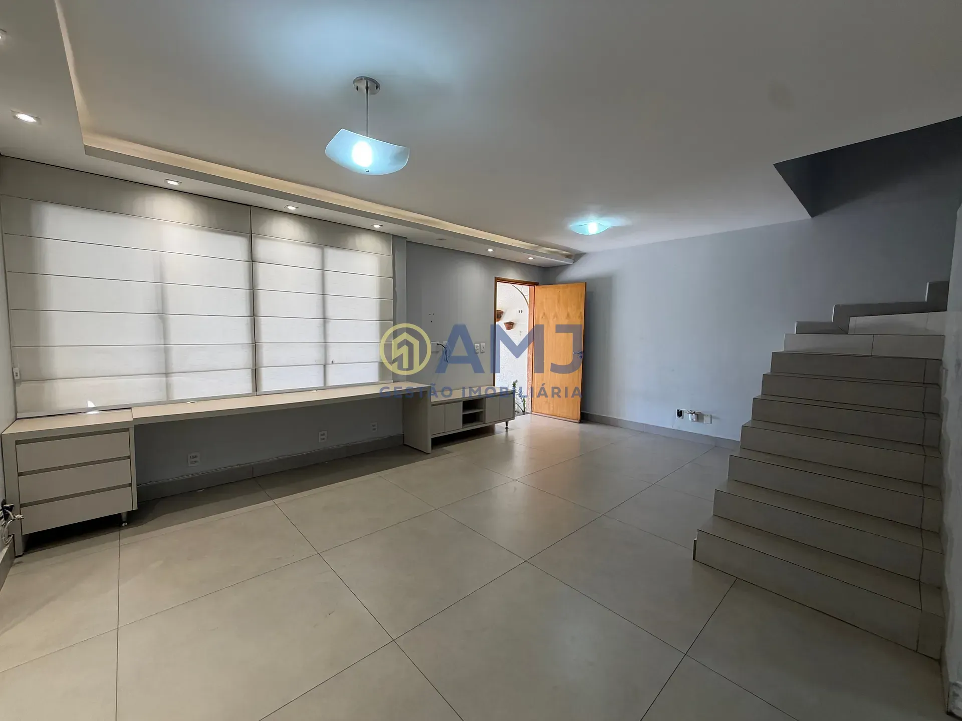 Imagem SOBRADO À VENDA OU PARA ALUGAR | CONDOMÍNIO VILLAS DO ATLÂNTICO - JARDIM PLANALTO