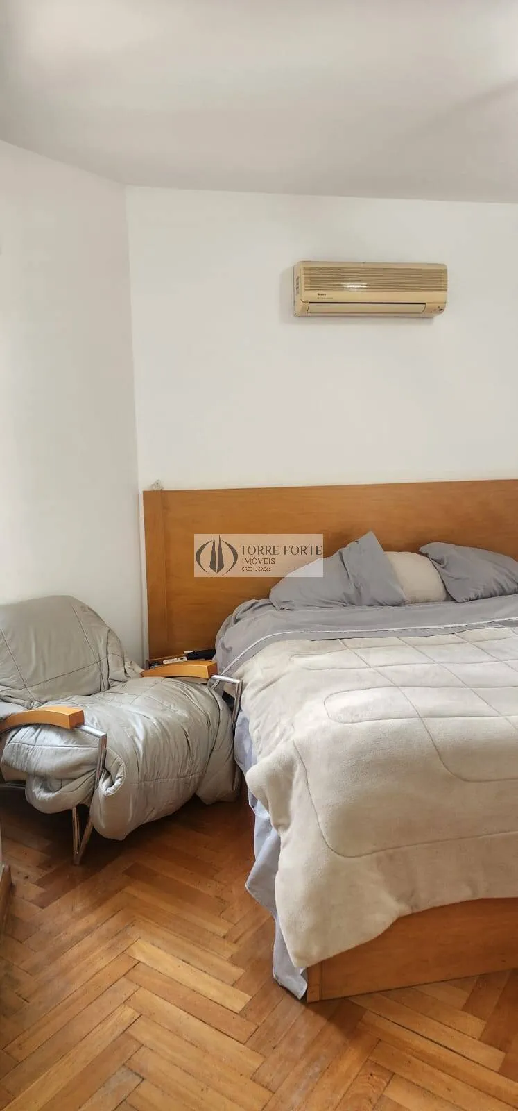 Imagem Lindo apartamento com 4 dormitórios, varanda e 3 vagas em Indianópolis