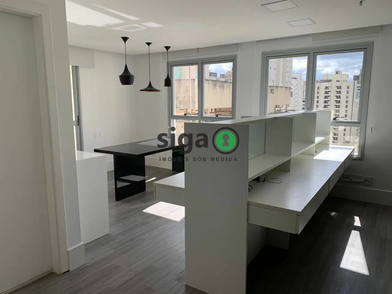 Imagem Conjunto Comercial Mobiliado no Vertex Moema com Vaga e Varanda.