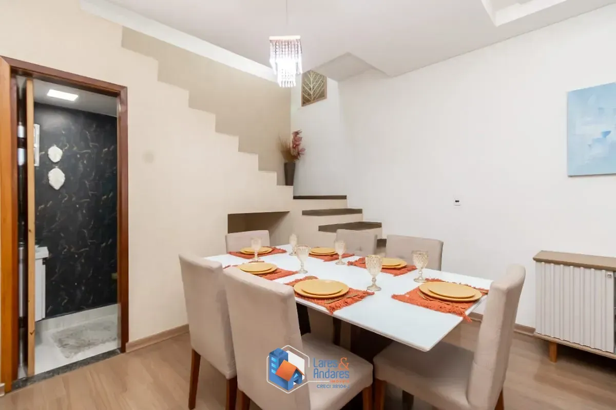 Imagem Sobrado para venda em Vila do Encontro com 5 quartos, sendo 1 suíte, 288m²