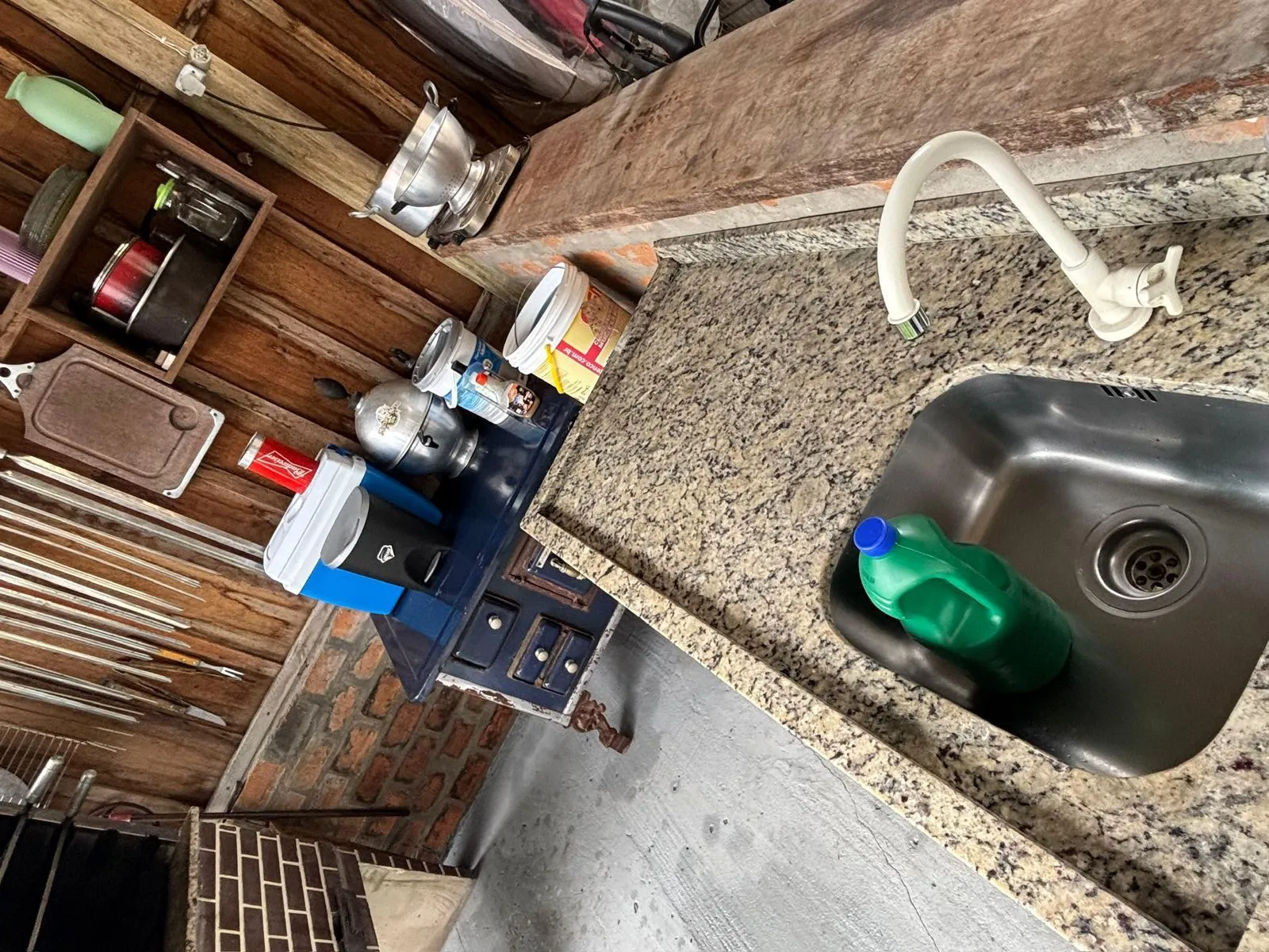 Imagem SITIO COM DUAS CASAS E PISCINA NA RESTINGA