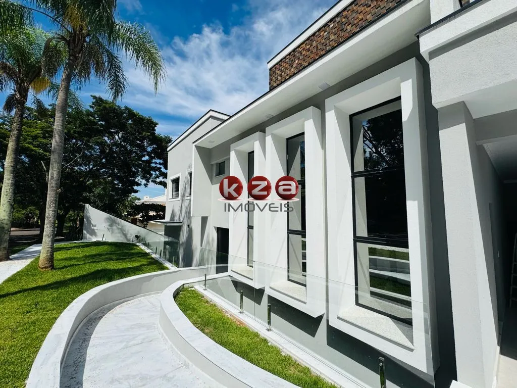 Imagem Casa de Luxo em Condomínio: 5 suítes, 5 salas, 9 banheiros, 4 vagas na cidade de Valinhos-SP, Condomínio Vale do Itamaracá - 760m².