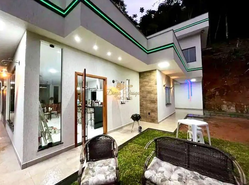 Imagem Casa para Venda em Teresópolis / RJ no bairro Albuquerque