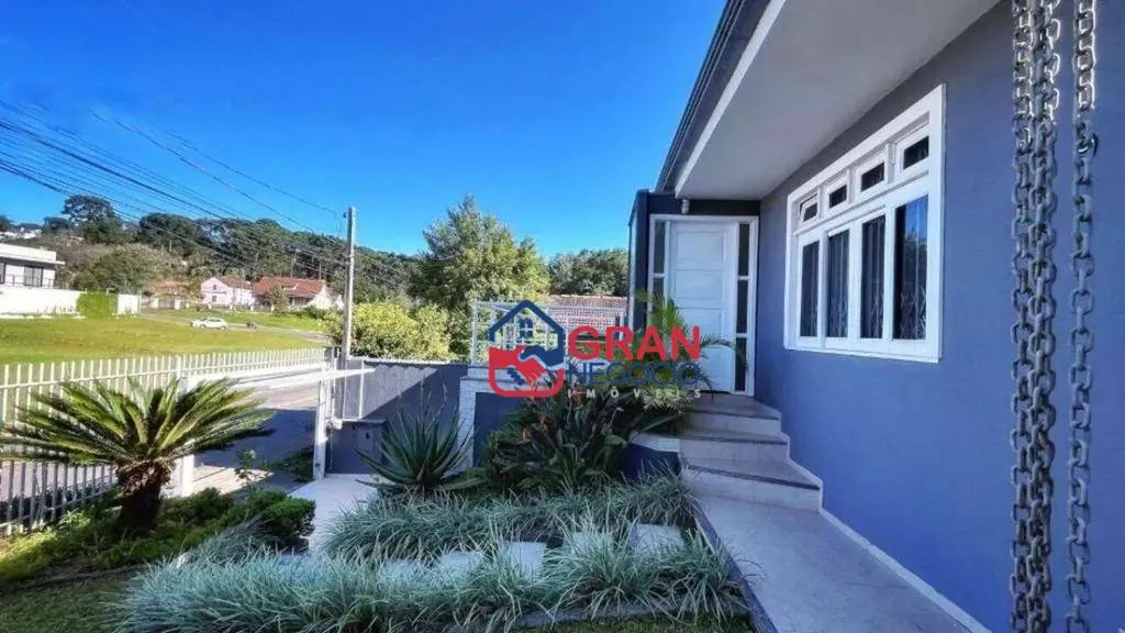 Imagem Casa Térrea Com Amplo Terreno - Santa Felicidade
