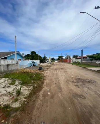 Foto do imóvel Terreno em Guaratuba no Balneário Nereidas, 5 quadras do mar em Rua Tenente Eduardo Newman